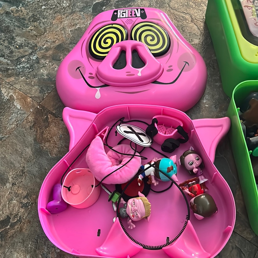 Fgteev psycho piggy party pack used